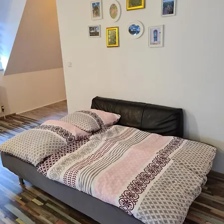 Apartment Ferienwohnung Alte Bank Abenheim